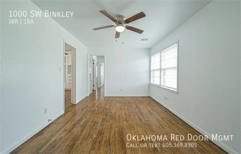 Building Photo - 1000 SW Binkley St
