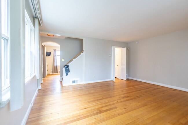 Photo - Lovely 3 BR/2 BA Semi-Detached Home in Nor...