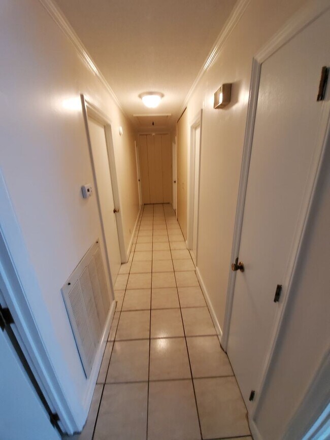 Foto del edificio - 6470 Satterwhite Point Rd