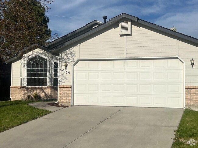 Building Photo - 4179 E Carnation Ct