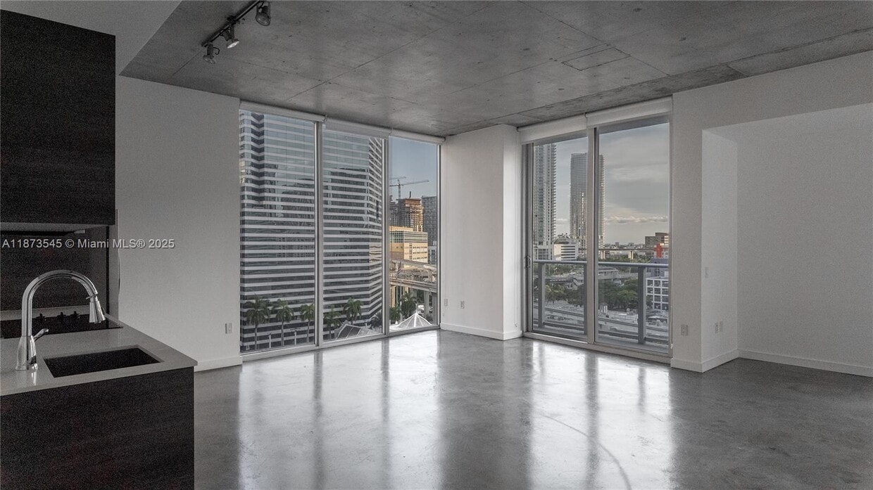 Foto principal - 151 SE 1st St