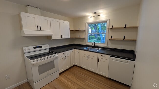 Building Photo - 250 Lovering St