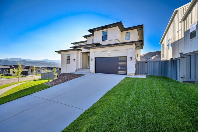 Foto del edificio - 1722 Oakridge Cir
