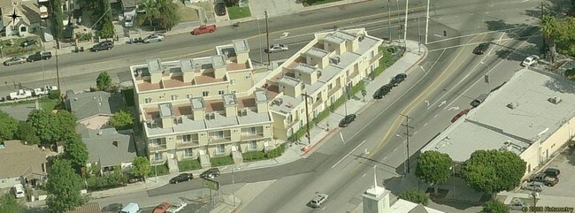 Building Photo - Monterey Apts