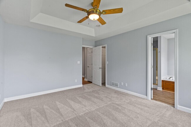 Foto del edificio - 5909 Kelsey Dr