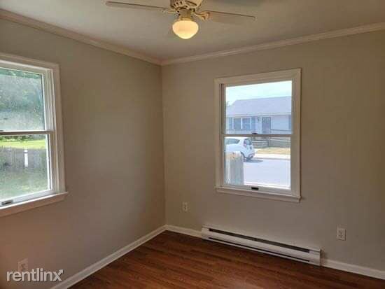 Building Photo - 3 br, 1 bath House - 103 W Milby St