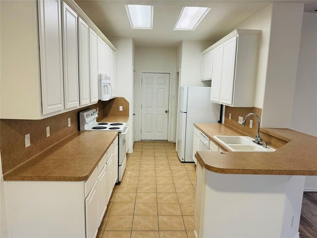 Building Photo - 263 Liriope Ct