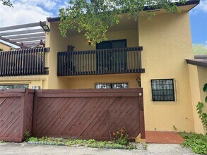 Building Photo - 6651 SW 137th Ct