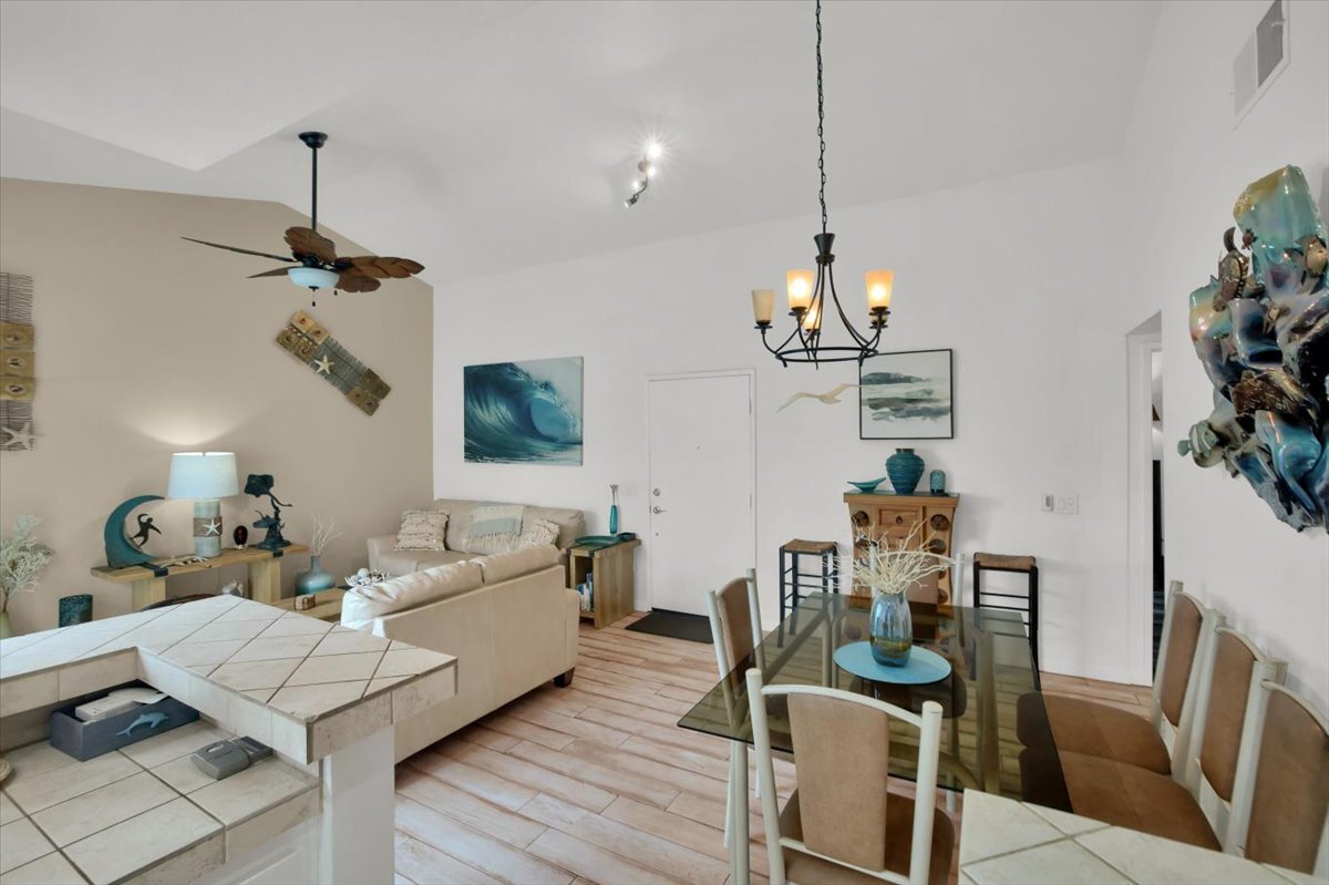 Foto principal - 400 N Myers St