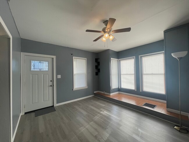 Foto del edificio - 1934 Butterfield Ave