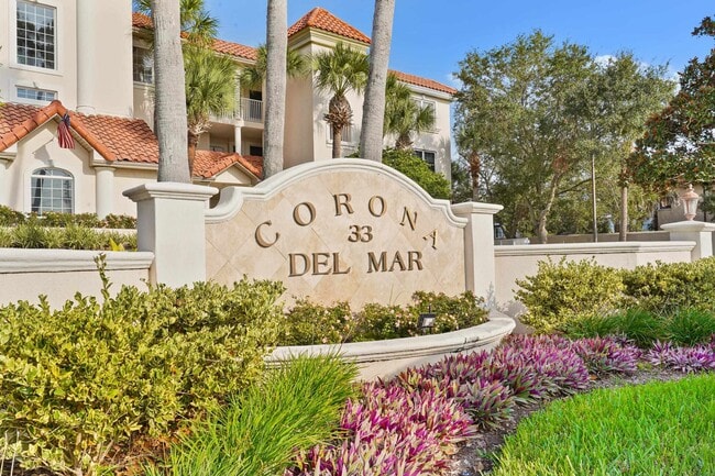 Building Photo - 33 Comares Ave