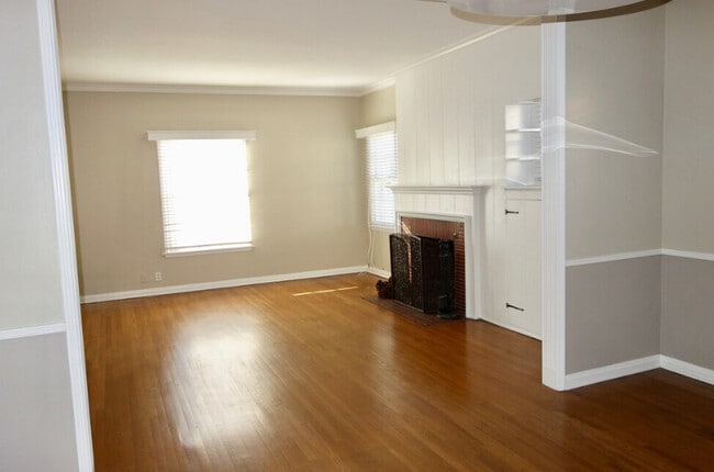 Building Photo - 112 N Edgemont St