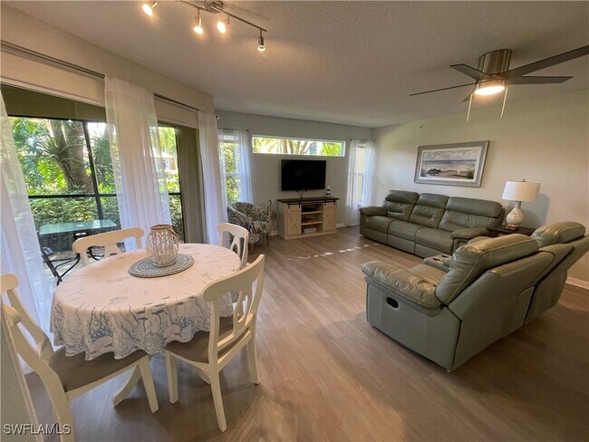 Foto del edificio - 8870 Colonnades Ct W