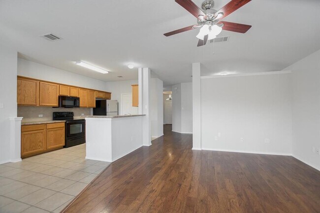 Foto del edificio - 906 Washburn Dr