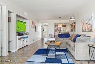 Foto del edificio - 7625 E Camelback Rd