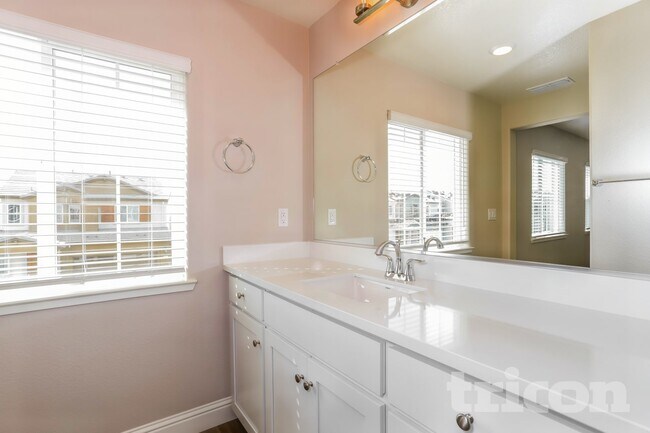 Foto del edificio - 817 Chisel Ville Ln