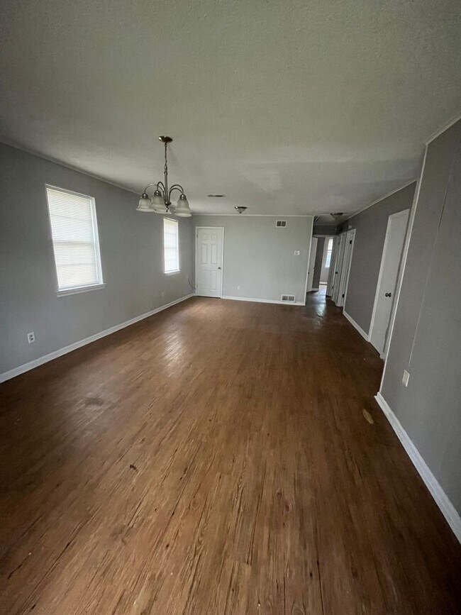 Foto del edificio - Renovated house in quite Neighborhood