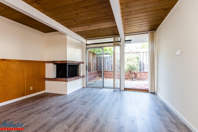 Building Photo - 1932 Montecito Ave