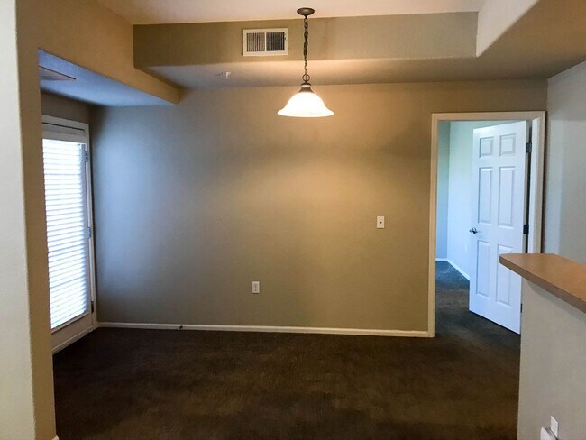 Foto del edificio - Beautifully Remodeled 3-Bed Condo in the Heart of Parker — Ground-Level, Stylish, and Steps From ...