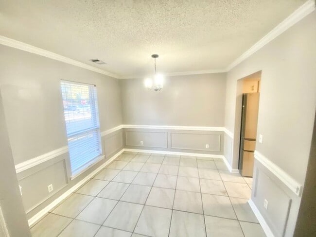 Building Photo - Brick Ranch styled home, located in the vibrant community of Pooler, GA