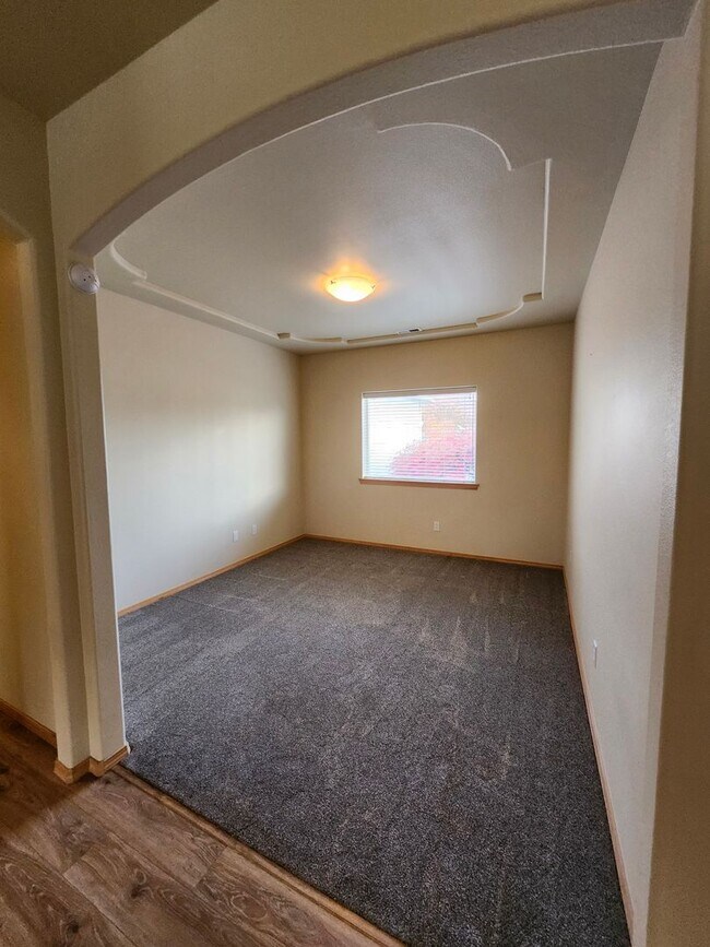 Foto del edificio - Stunning Home close to biking and walking paths!