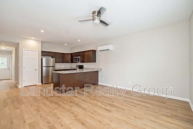 Foto del edificio - 7301 Tiger Wy