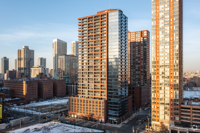 Foto del edificio - A Condominiums