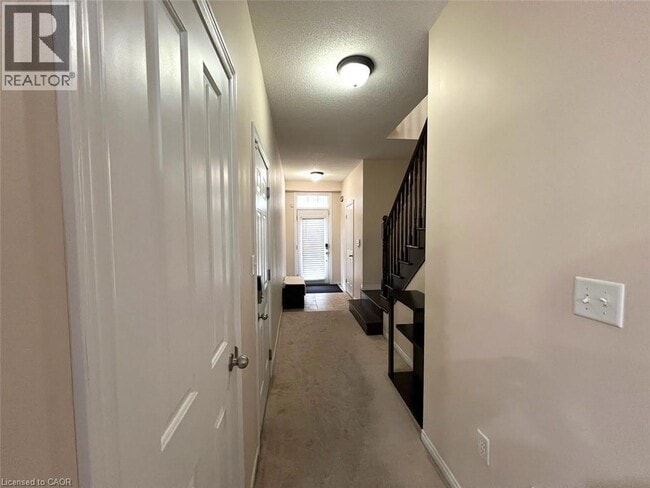 Building Photo - 370 Stonehenge Dr