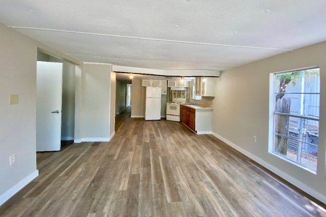 Building Photo - 109 Harmons Way