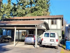 Building Photo - 146 N 144th St