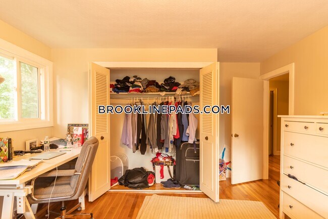 Foto del edificio - 93 Woodcliff Rd