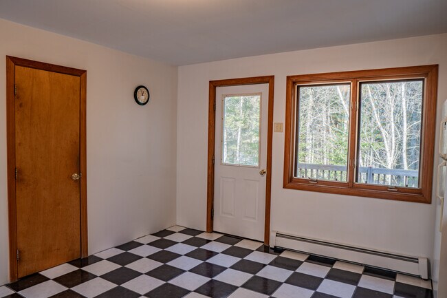 Building Photo - 1368-1365 5 Islands Rd