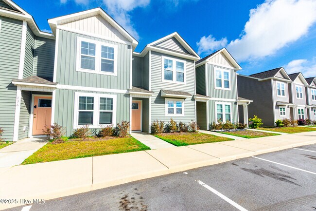 Foto del edificio - 134 Smallwood Rd