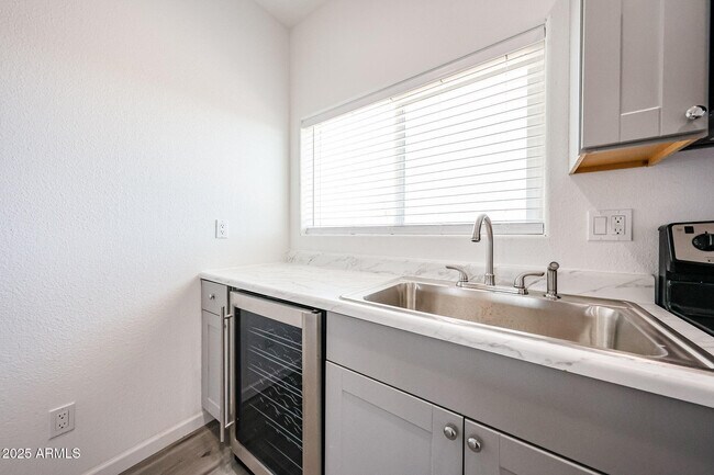 Foto del edificio - 22337 W Dove Valley Rd