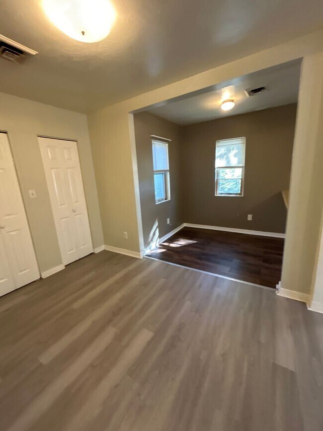 Foto del edificio - 11 Patton Ave NE