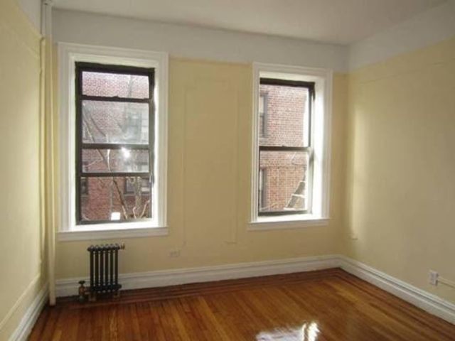 Primary Photo - 4160 Bowne St