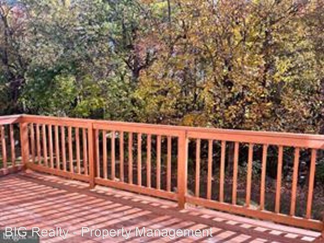 Building Photo - 2 br, 2.5 bath House - 522 Bassett Ln