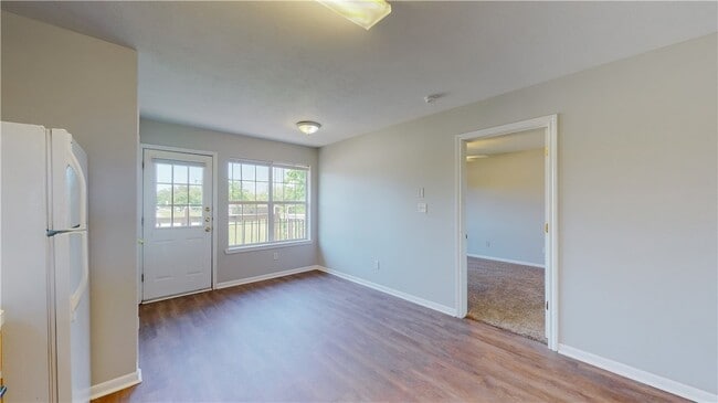 Building Photo - 1507 Hollow Hill Dr