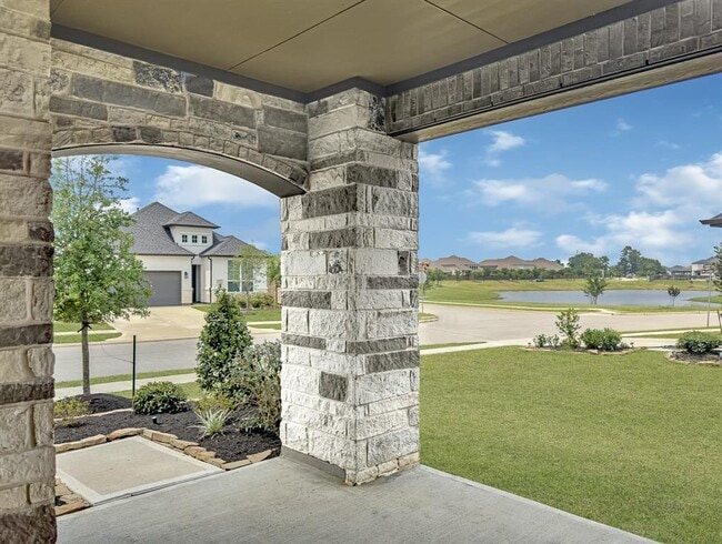 Building Photo - 24634 Carleton Lake Ln
