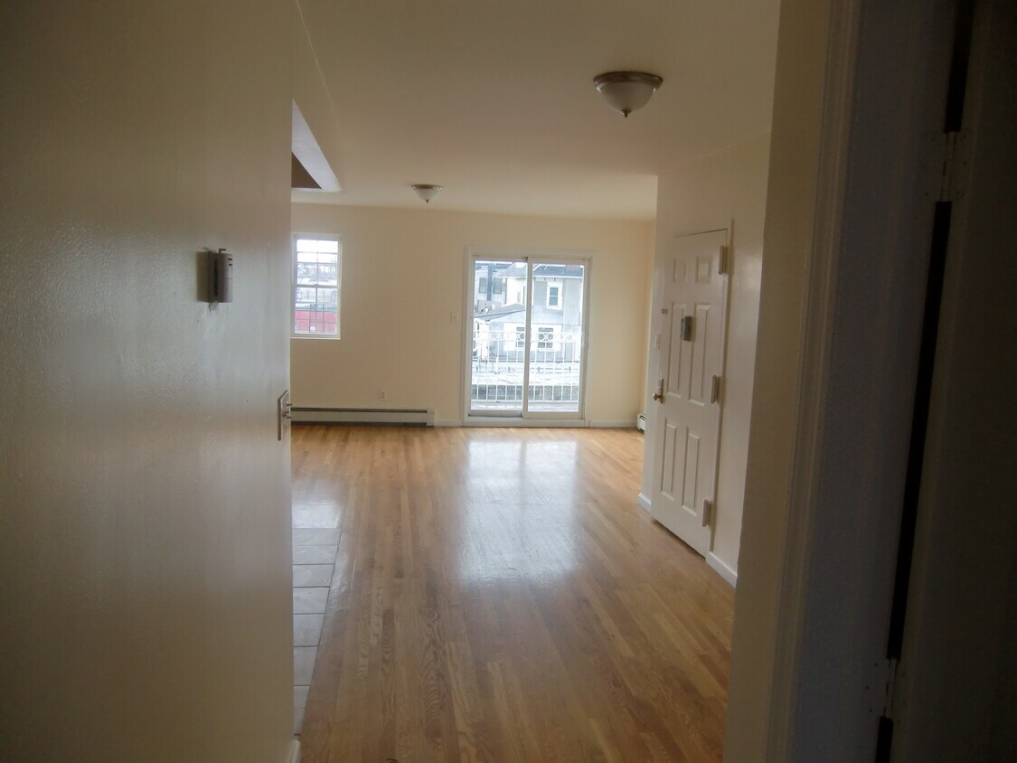 Foto principal - 2111 Dix Ave