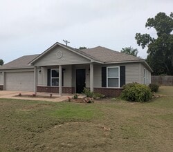 Building Photo - 28 Cypress Ave