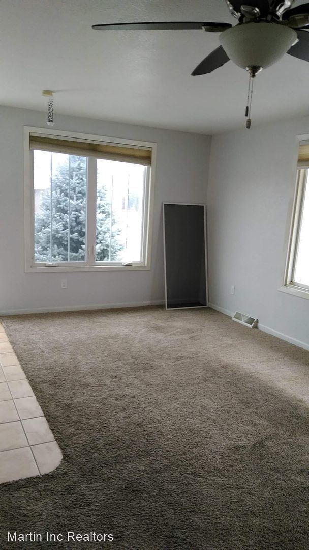 Building Photo - 3 br, 1 bath House - 119 6th St SW