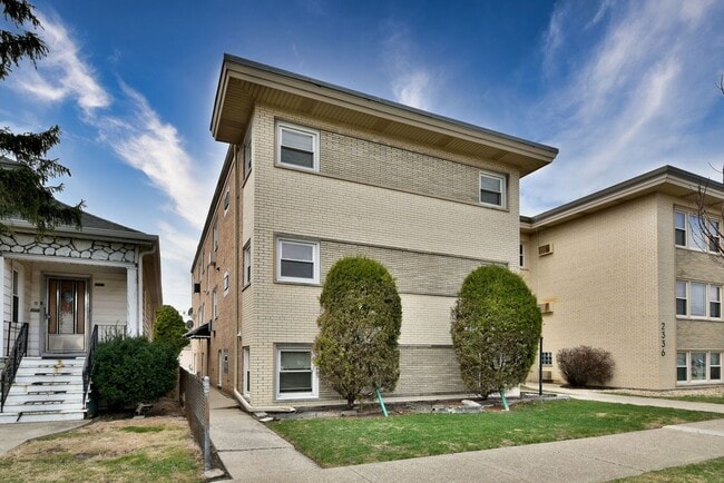 Building Photo - 2334 N 72nd Ct