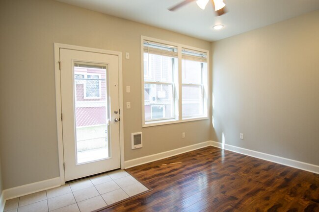 Building Photo - Ground Floor Studio with Contemporary Styl...