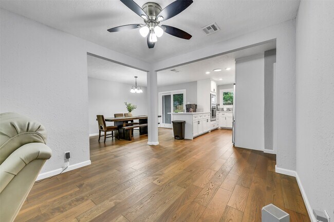 Foto del edificio - 4842 Hummingbird St