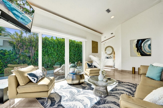 Foto del edificio - 1212 Hillsboro Mile