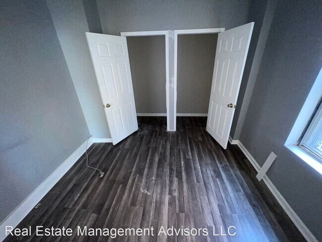 Building Photo - 3 br, 1 bath House - 1903 S 65th St