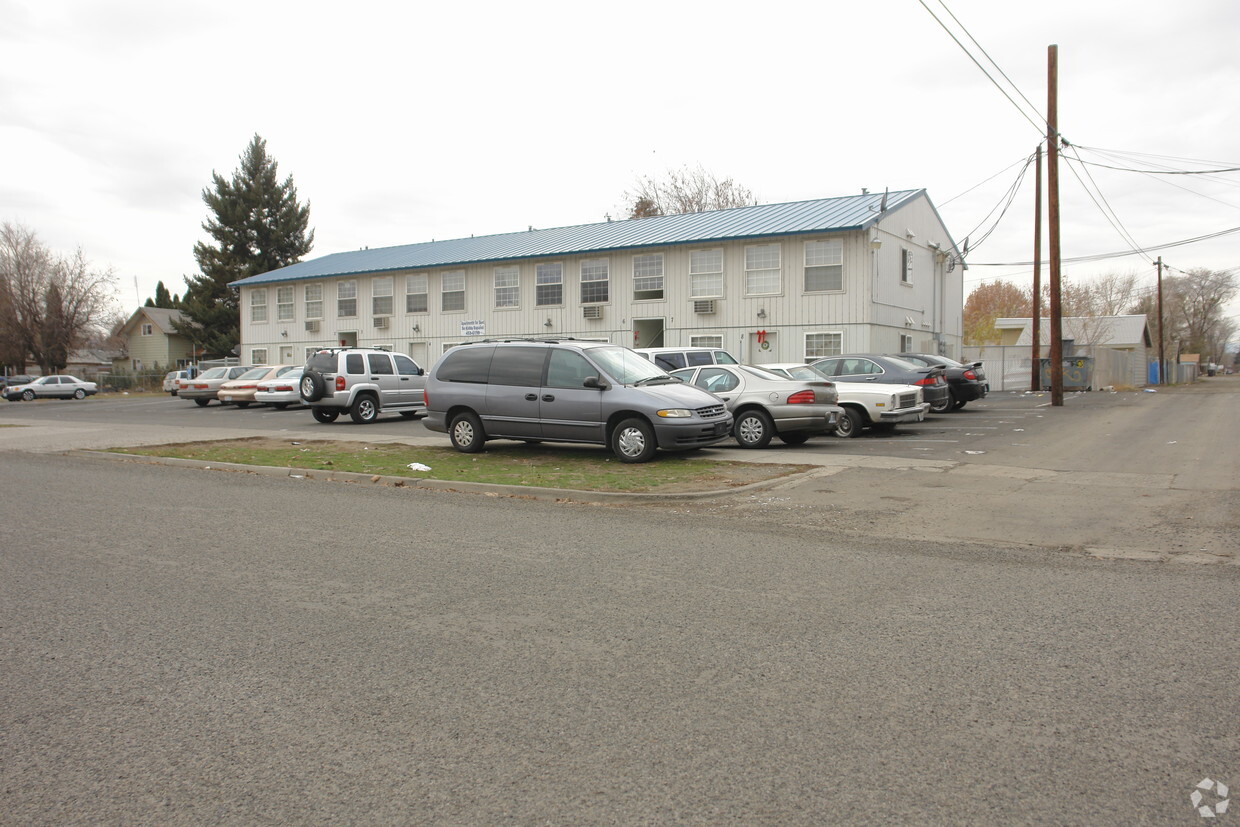 Building Photo - 1303 Garfield Ave