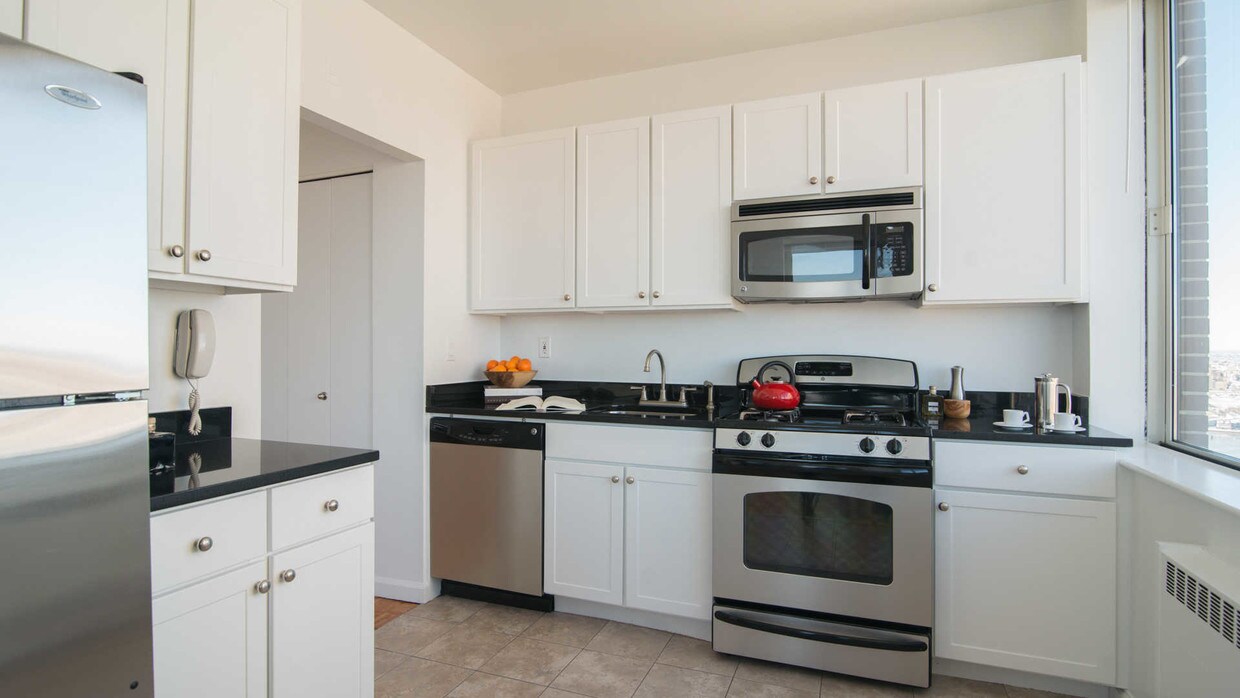 Foto principal - 180 Riverside Blvd