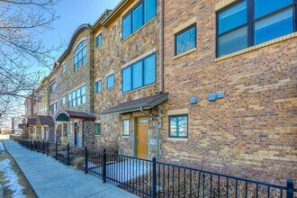 Building Photo - 214 Willow St